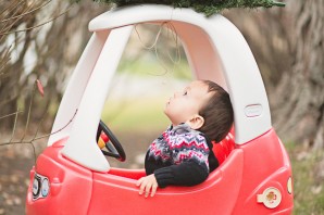 cute funny unique toddler baby holiday christmas photos little tikes car