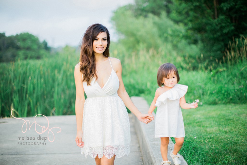 whimsical airy field floral family session chicago grassy knoll-17